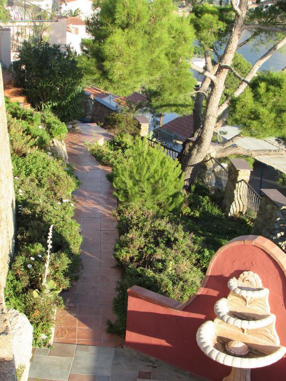 Villa Escapade Roses Exterior photo