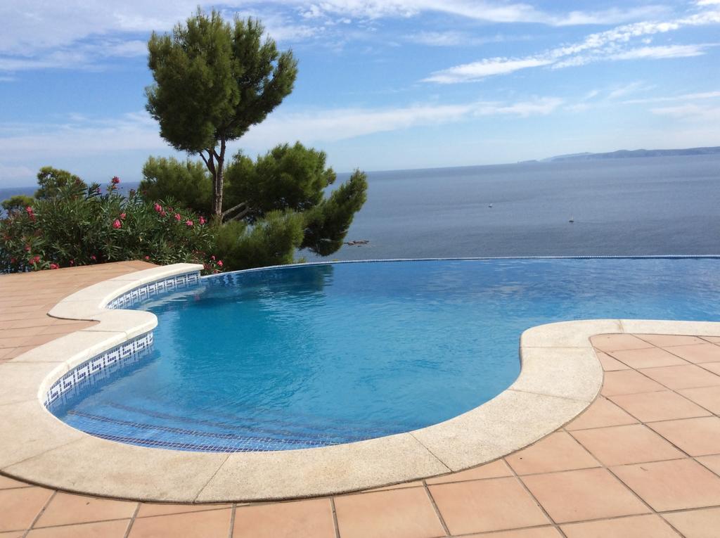 Villa Escapade Roses Exterior photo