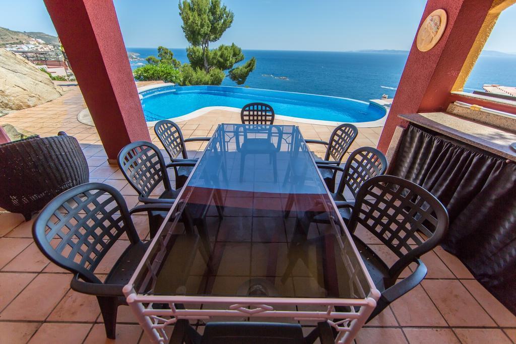 Villa Escapade Roses Exterior photo