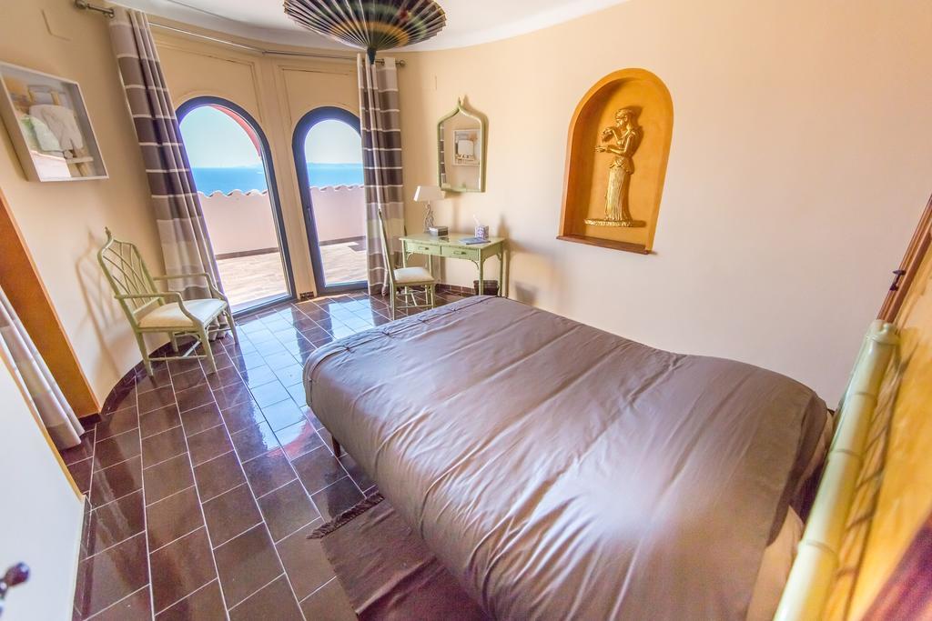 Villa Escapade Roses Exterior photo