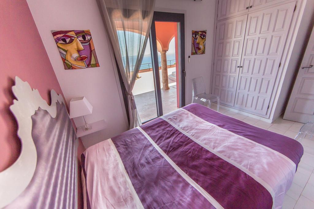 Villa Escapade Roses Exterior photo