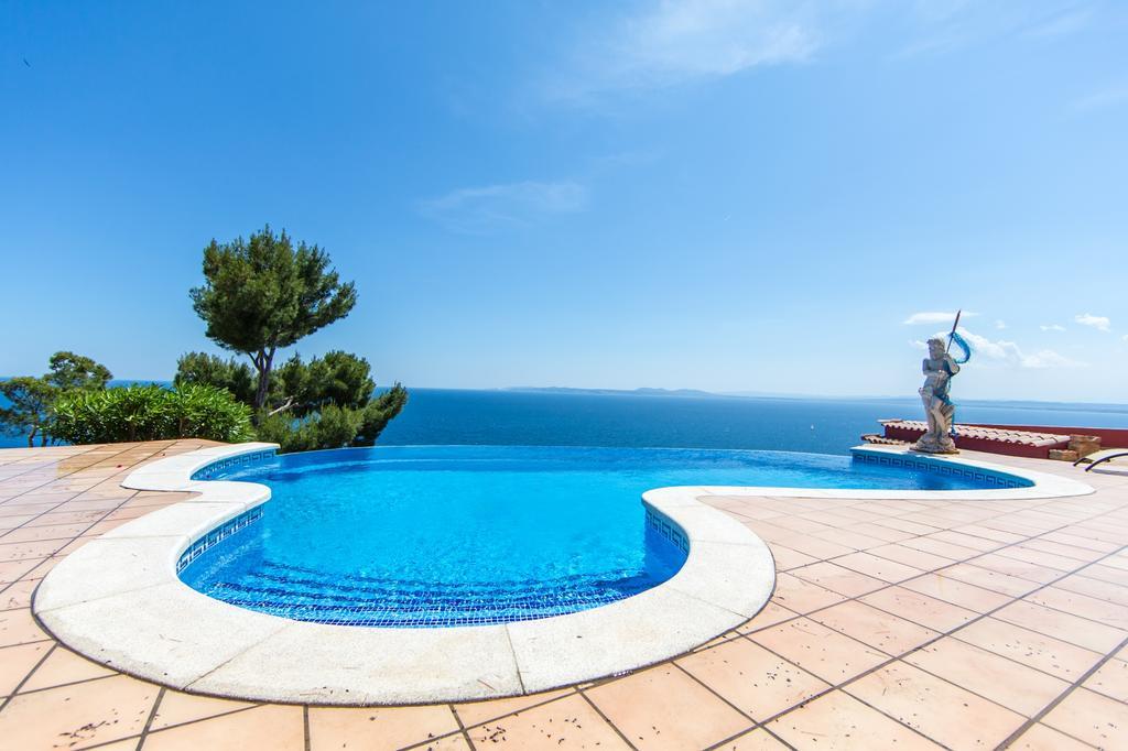 Villa Escapade Roses Exterior photo