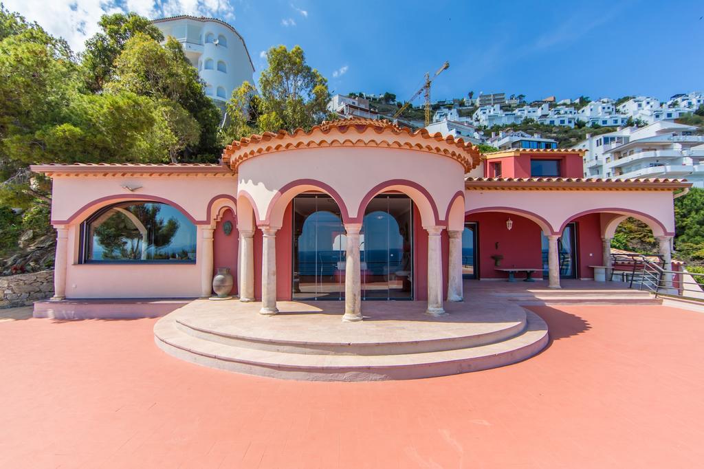 Villa Escapade Roses Exterior photo
