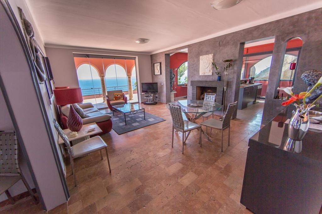 Villa Escapade Roses Exterior photo
